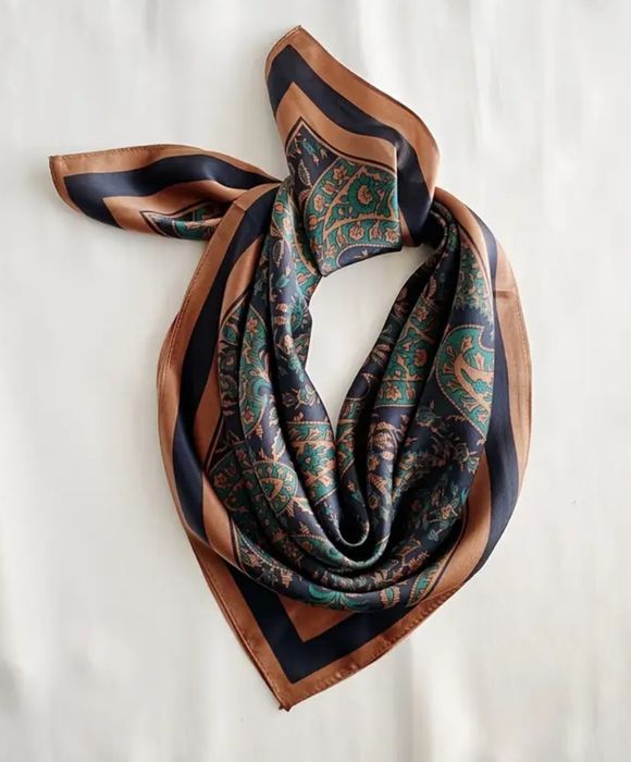 Chusta 70 x 70 cm nowa brązowa Elegancka