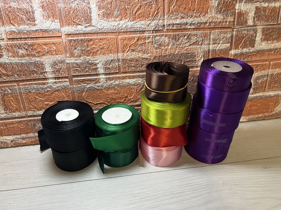 Атласна стрічка.