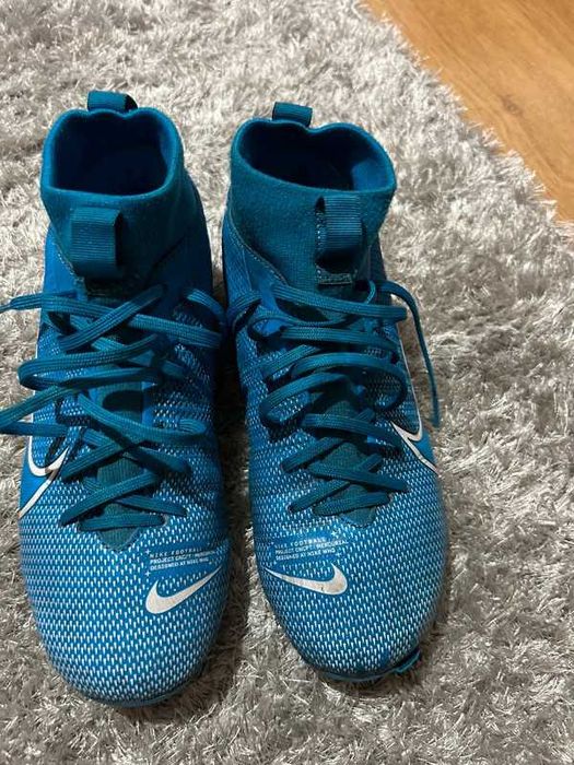 Chuteiras Nike tamanho 35,5