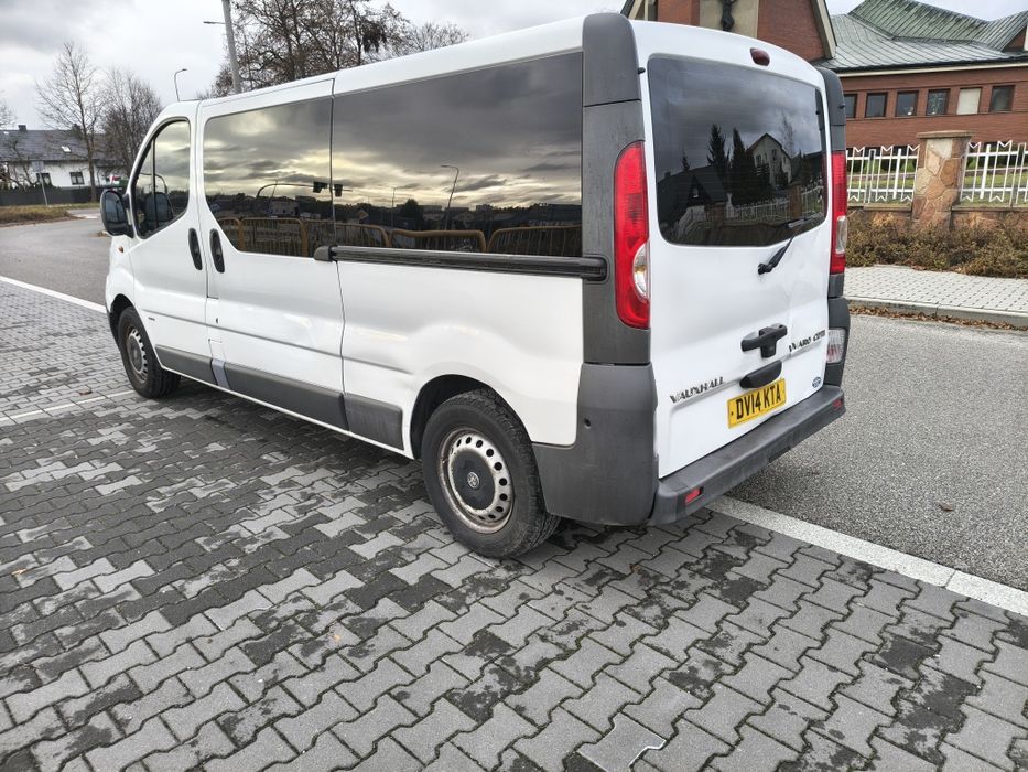 Opel Vivaro 2.0 diesel 9 osób anglik long
