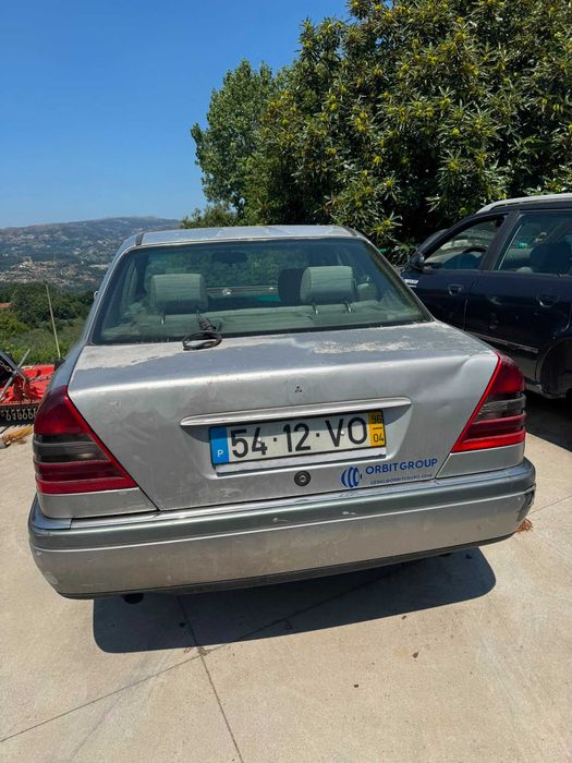 Mercedes à Venda – Viatura Usada com Motor Avariado — photo 2