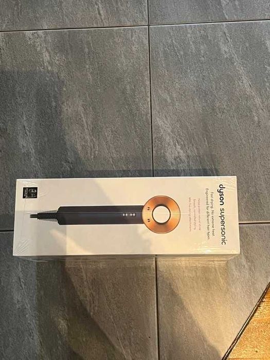 Nowa Stan idealny suszarka do włosów prezent  Dyson HD08