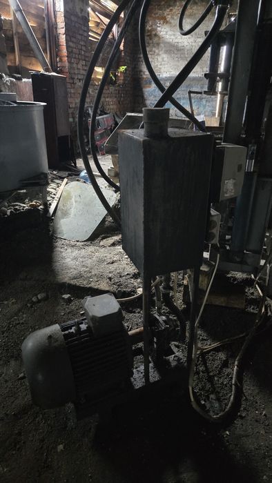 Продам прес гідравлічний для виготовлення тротуарної плитки