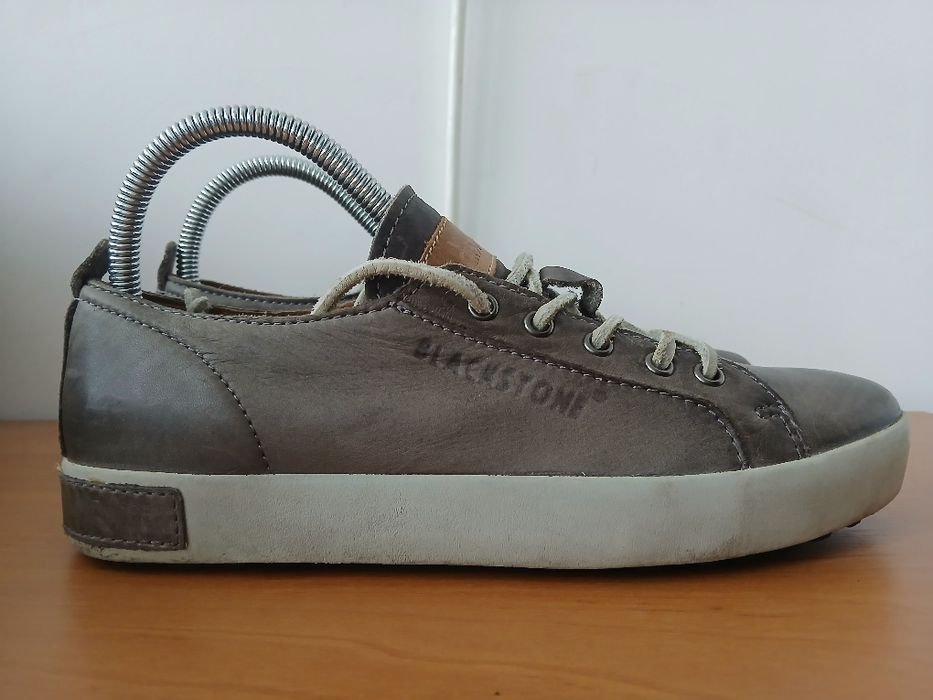 Кожаные кроссовки фирмы Blackstone