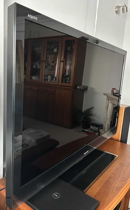 Televisão Sharp Aquos 46 Full HD LC-46LU705E