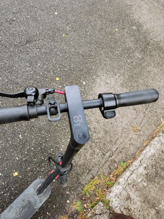 Продам електро самокат Crosser E9