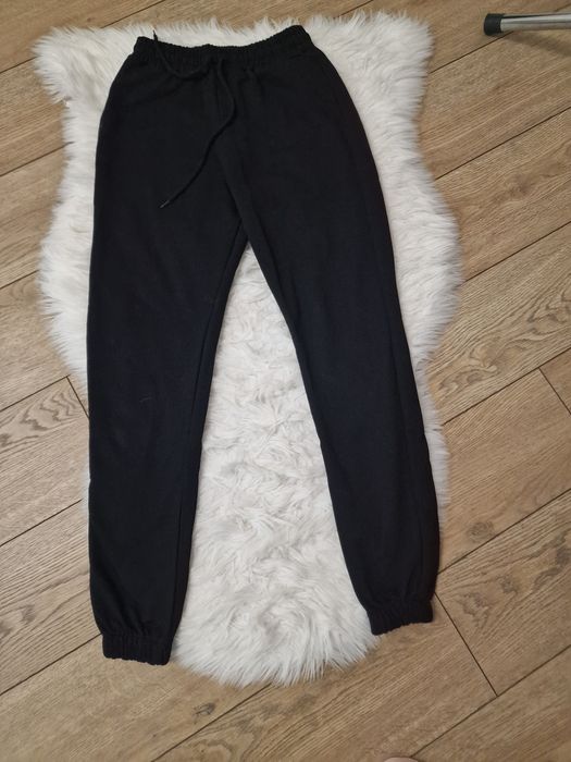 Spodnie dresy" Trendyol".