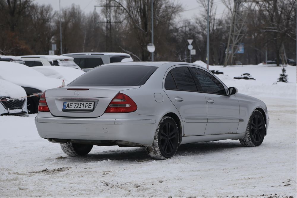 Mercedes Benz w211