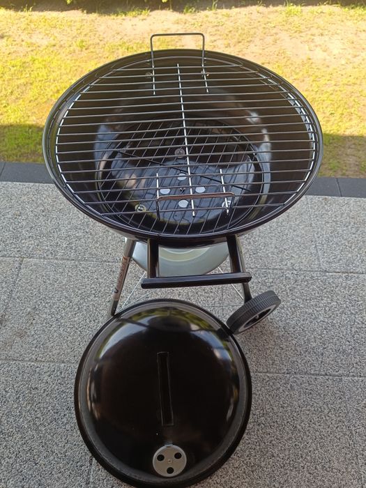 Grill ogrodowy węglowy