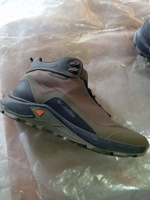 Продам ботинки .