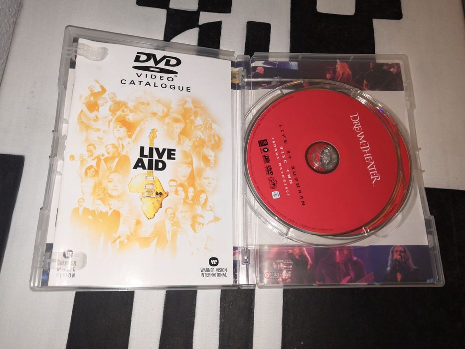 Dream Theater_Live at Budokan 2 DVDs