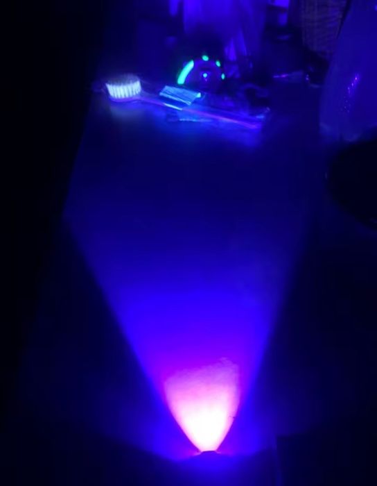 Ультрафиолетовый фонарик с зумом

395нм / 3 режима / с перезаряжаемым