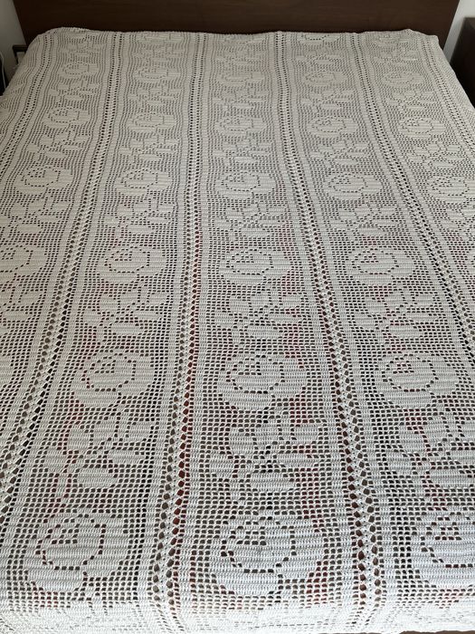 Colcha em croche motivo rosa