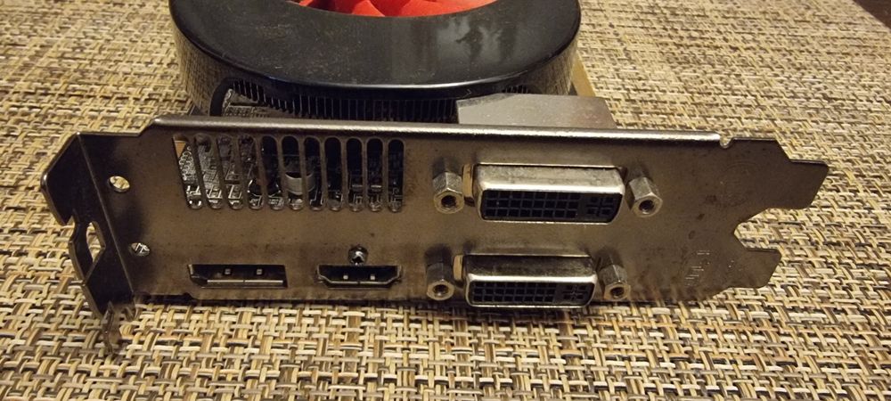 Karta graficzna ASUS Radeon HD 5770 1GB GDDR5 (EAH5770 V2)
