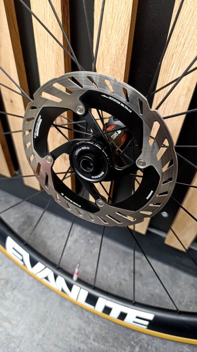 1450g DT 240 Evanlite New Disc koła szosowe carbon stożek 38mm Ratchet