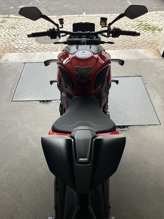 DUCATI Streetfighter V4S  2025