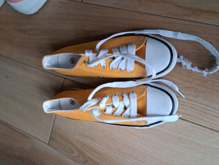 Trampki miodowe r.36