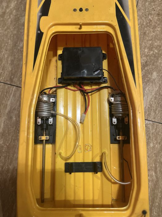 Rc motorówka Fun2get Speedboat 757T-6012 - RC Boot - Geel