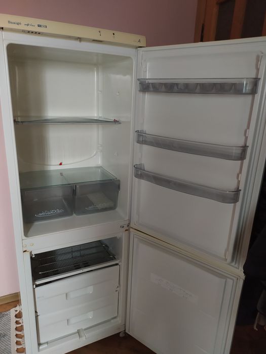 Холодильник Snaige.