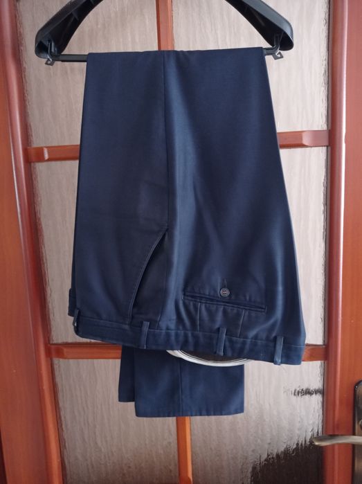 Garnitur męski granatowy