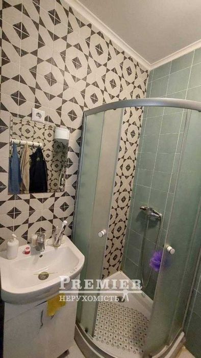 Продам 1 ком квартиру рядом с парком Шевченко.