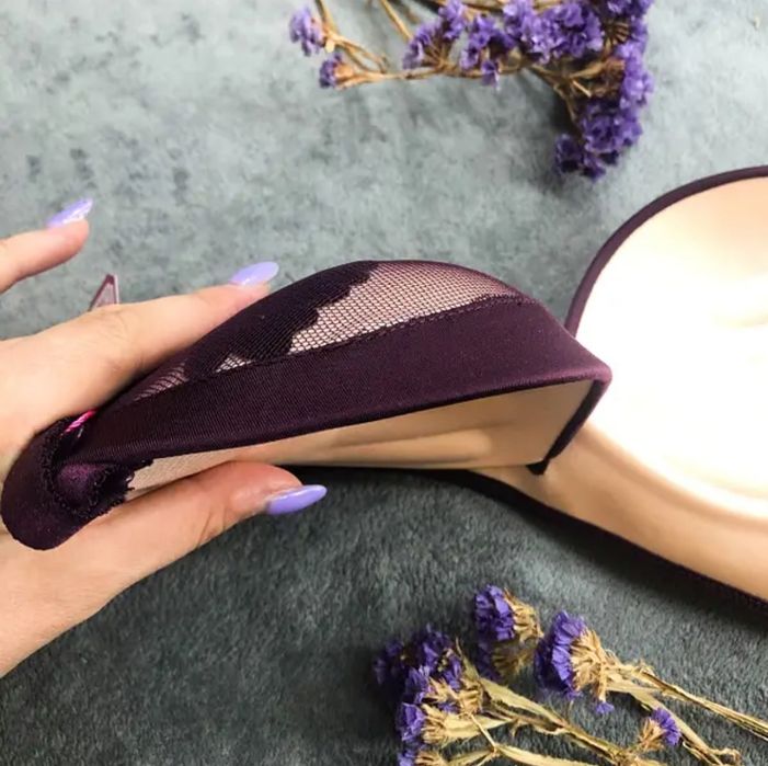 Верхня жіноча білизна