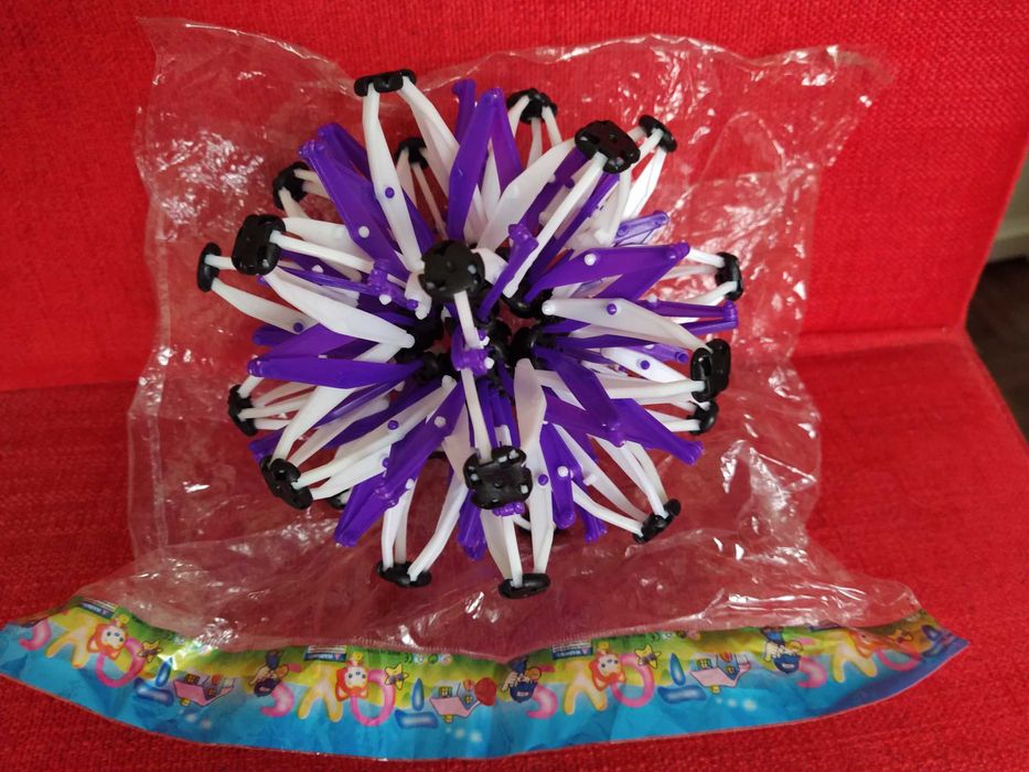 Bola Mágica violeta e branco