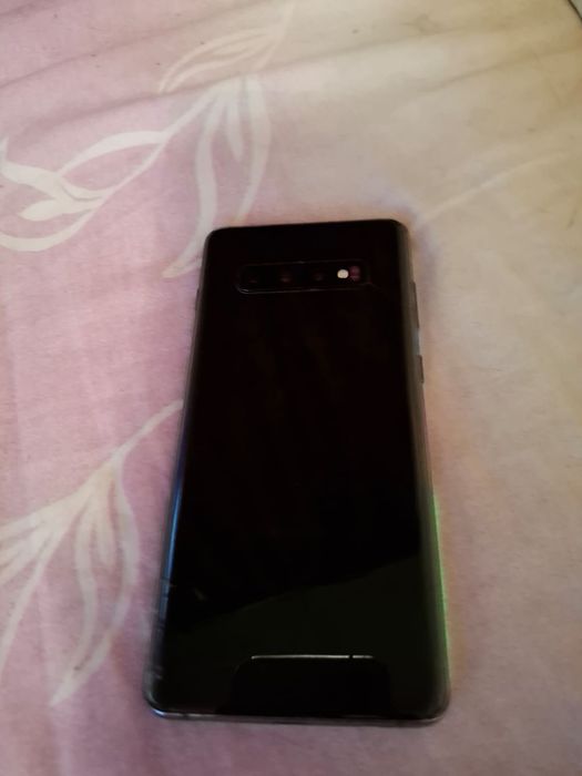 Samsung S10+ продаеться