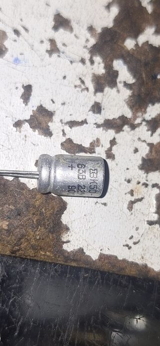 Конденсатори різні нові