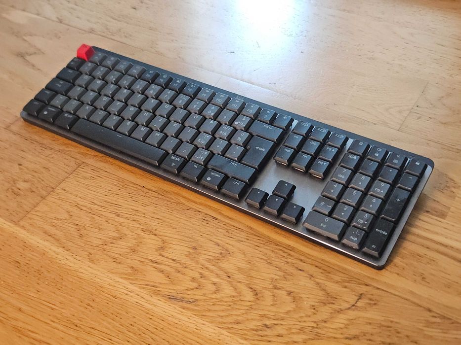 Logitech MX Bluetooth teclado mecânico retro-iluminado, brown switches