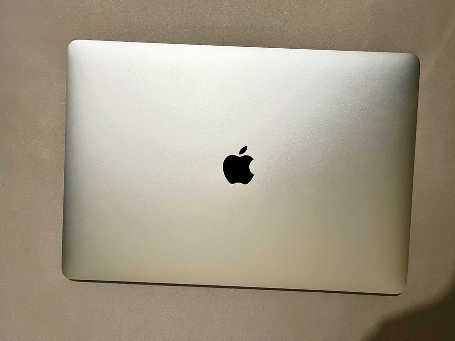 MacBook Pro (2019) A1990