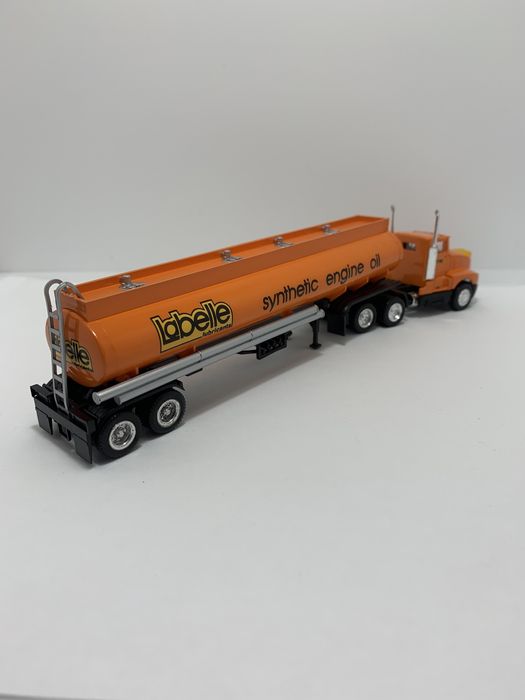 Kenworth T600 da Herpa escala 1/87