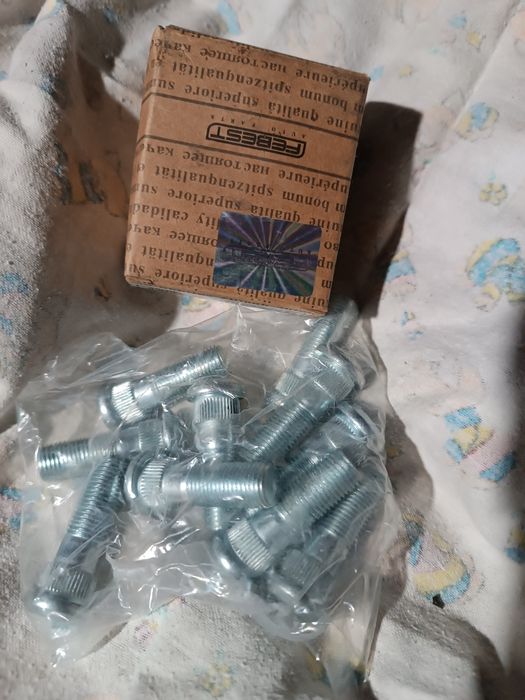 Шпилька колеса Ниссан Инфинити