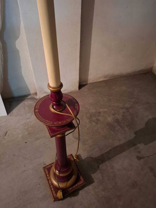 Candeeiro de pé clássico