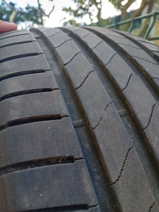Vendo pneu Bridgestone 225/45 17