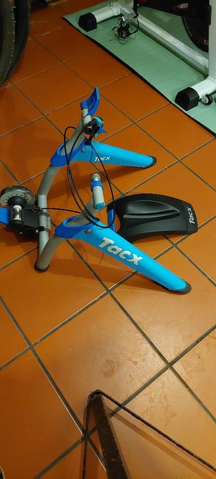 Rolo para bicicleta praticamente novo com 10 velocidades