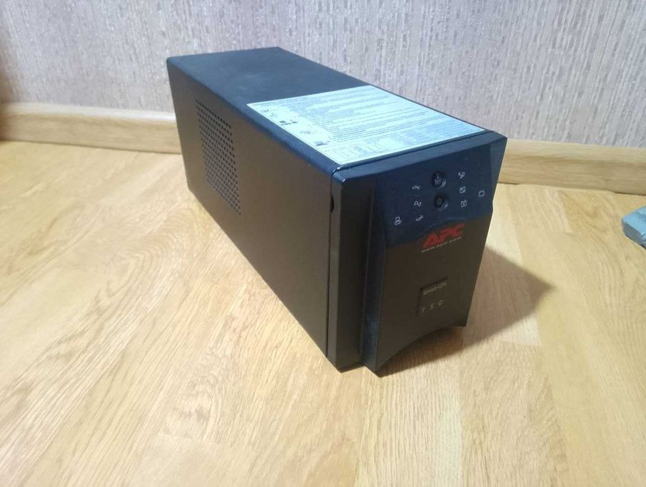 Продам бесперебойник ББП APC Smart-UPS 750. В идеале!