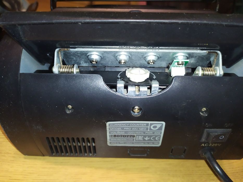 Лічильник банкнот pro 40 neo