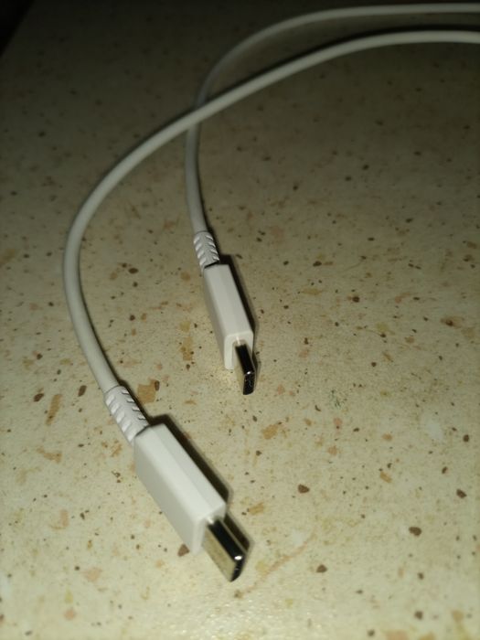 Dwa Nowe kable do ładowania Typ C do Typ C.