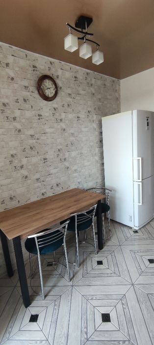 2ком. квартира. Л.б. 10  микр..