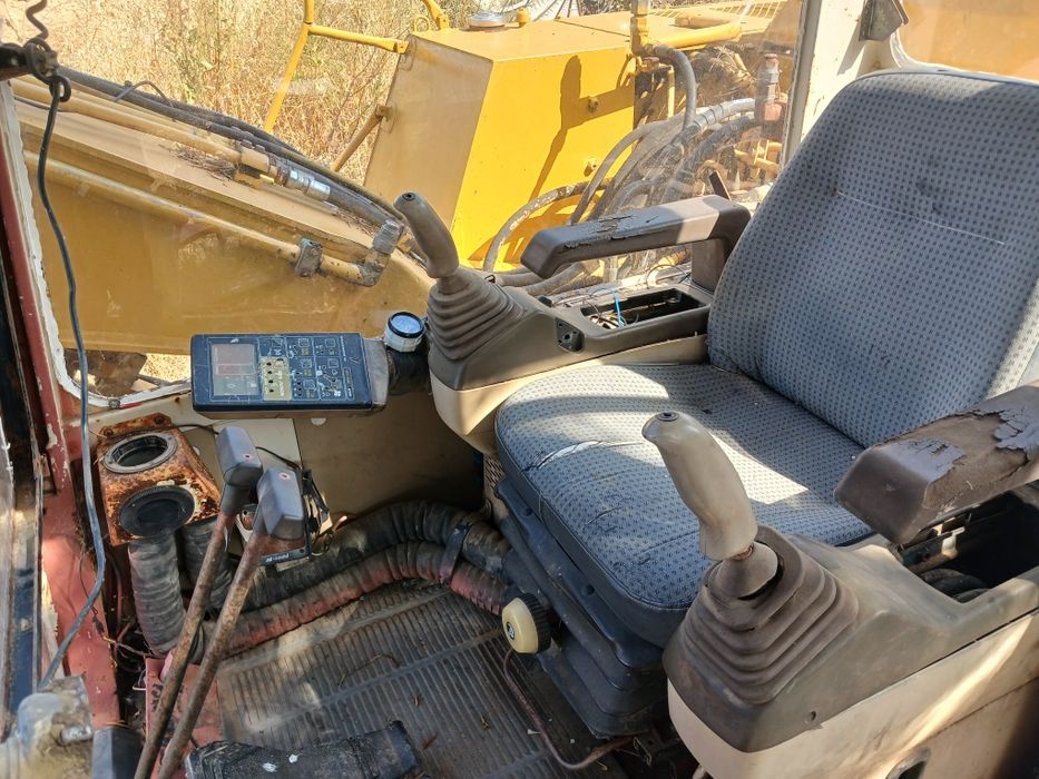 Komatsu PC150.     .