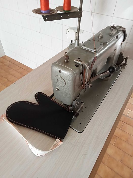 Máquina de costura industrial