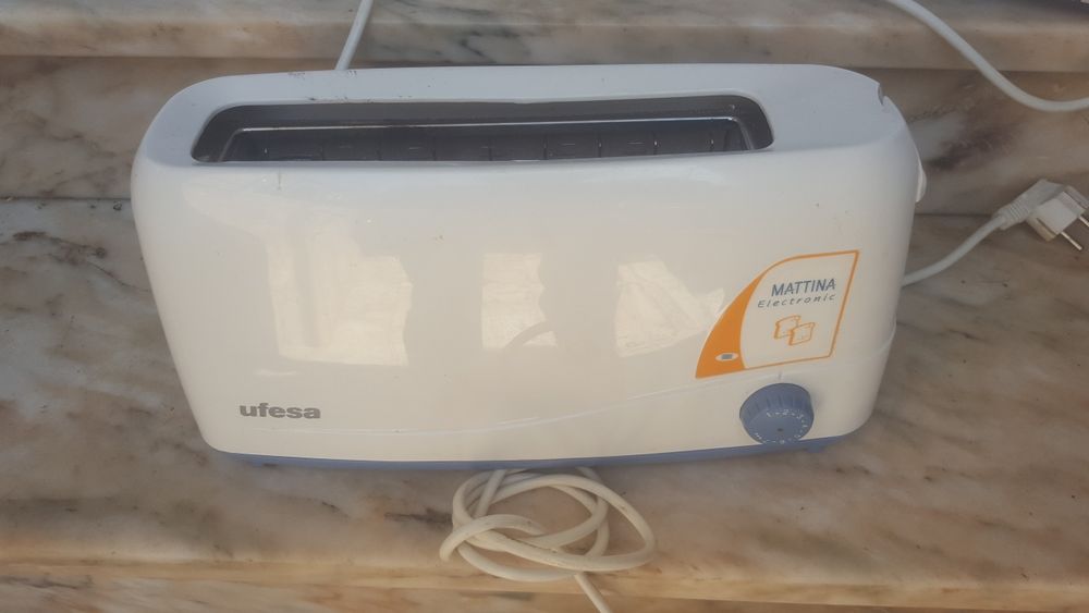 3 torradeira a funcionar a 100%