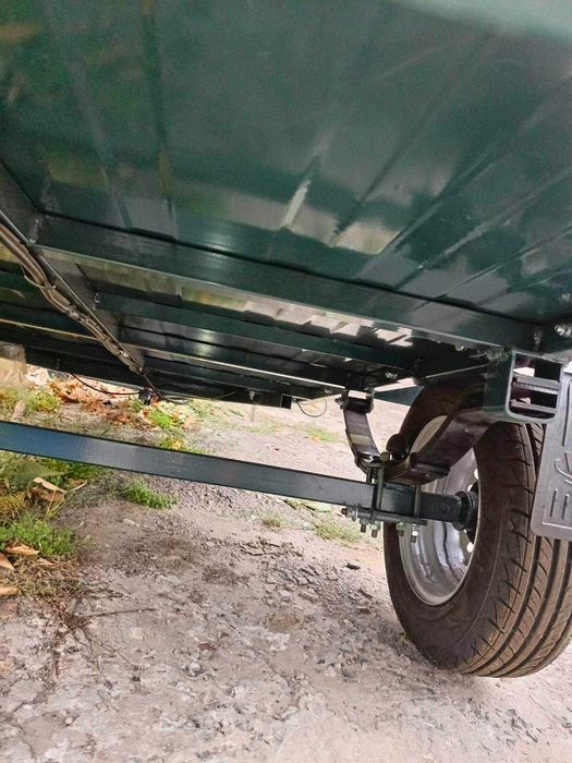 Великий легковий причіп підвищеної вантажопід"ємності