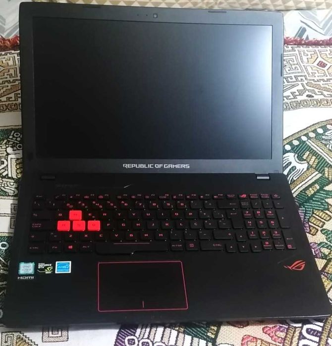 Portátil ASUS ROG GL553VW