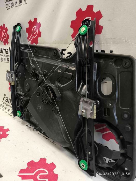 Elevador Vidros Frente Direito VW GOLF VI 1.6 (75 kW / 102 cv) [10.2008 - 11.2012] 5k1837730Q (OEM) | 5k0837462B (OEM)