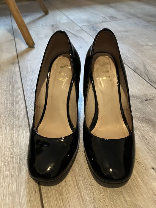 Buty czółenka na słupku lakierki 36