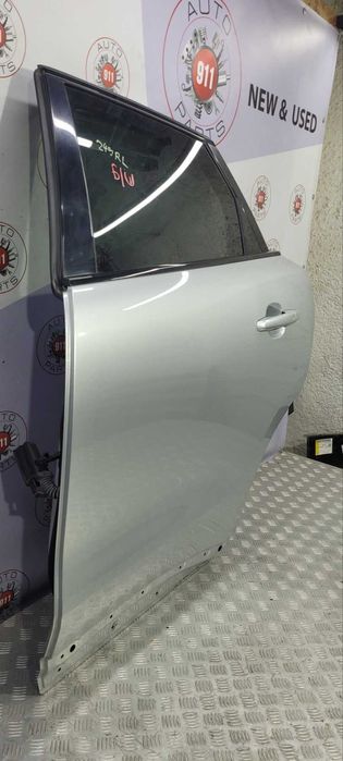 Задні ліві двері на Jaguar F-Pace 2017-2023 оригінал