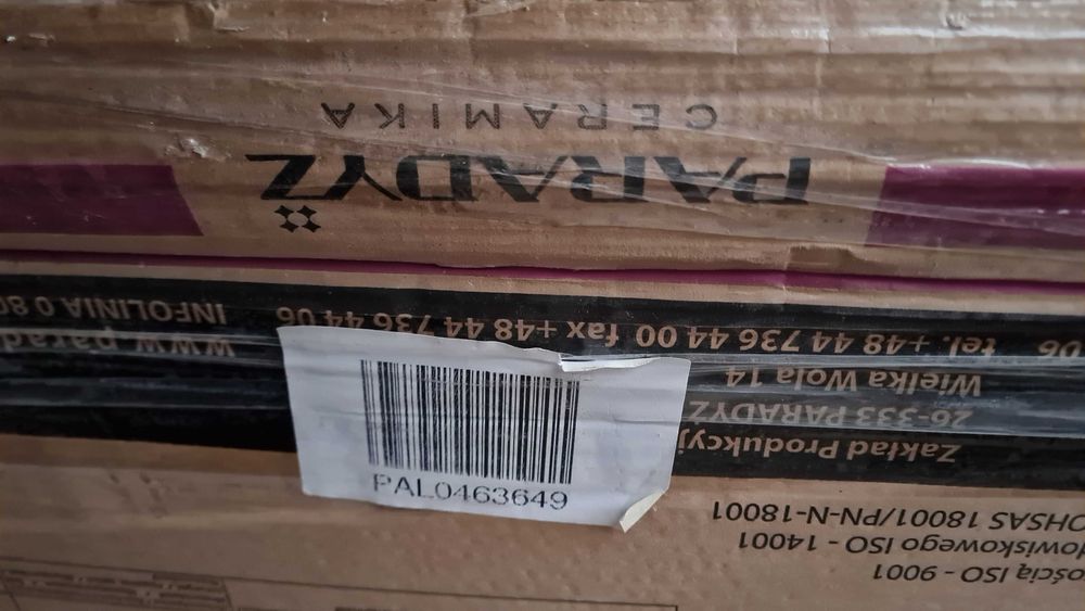 Płytki gress szkliwiony Cersanit do kuchni i łazienki.