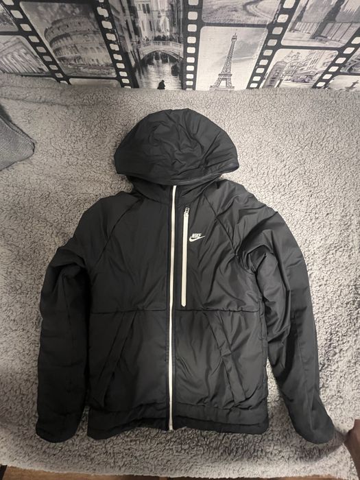 Продам куртку nike xs-s